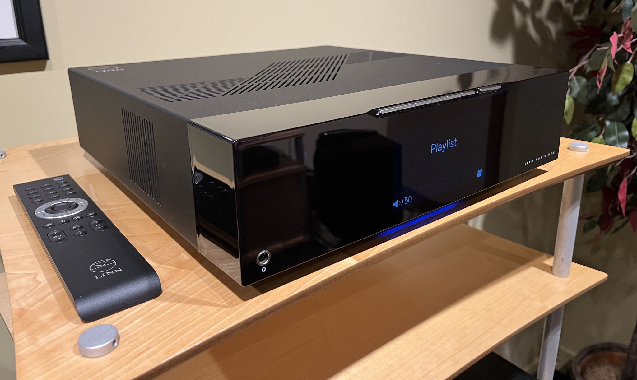 Linn Majik DSM 4 Integrated amp/Streamer in black 3