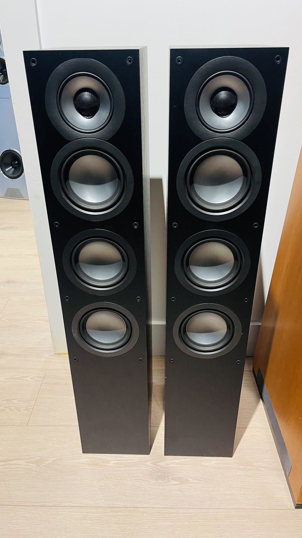 ELAC Uni-Fi 2.0 UF52 Floorstanding Full Range Speaker P...