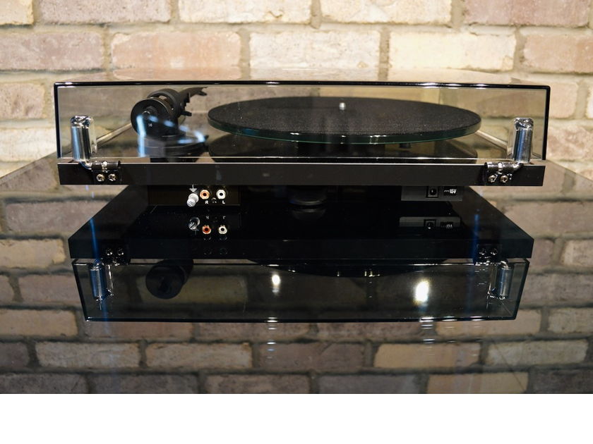 ProJect Audio T1 Phono SB Turntable Black w/ Ortofon OM 5e Cartridge Turntables Audiogon