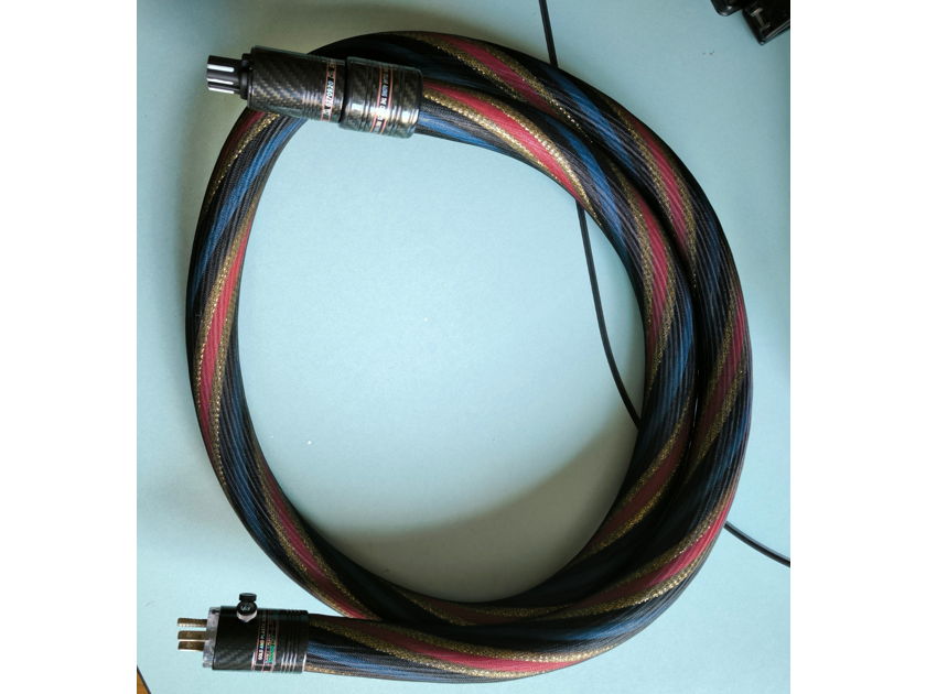 Stealth Audio Cables  Dream V.18 UNI 2m power cord 15A ;2 m