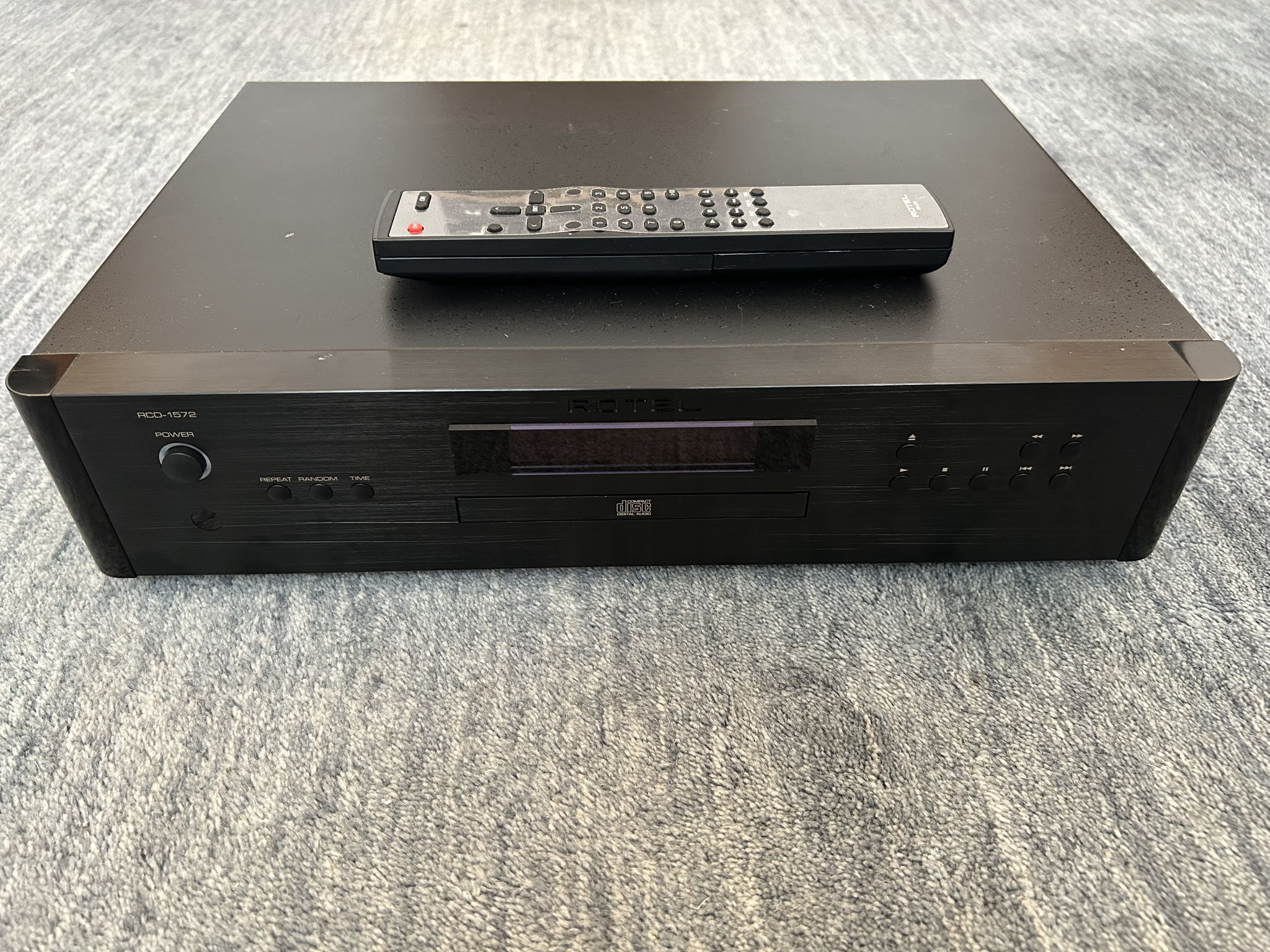 Rotel RCD-1572 CD player