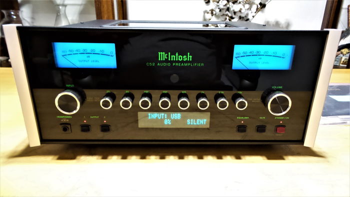 *+*McIntosh C52 Preamplifier One Owner Mint Condition*+*