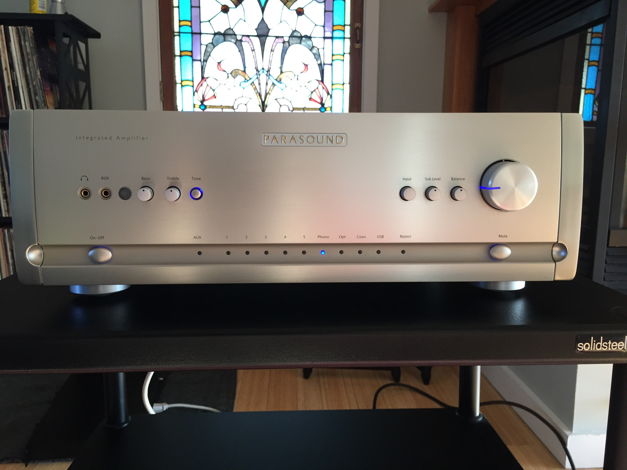 Parasound Halo integrated 2.1 channel integrated amp & DAC