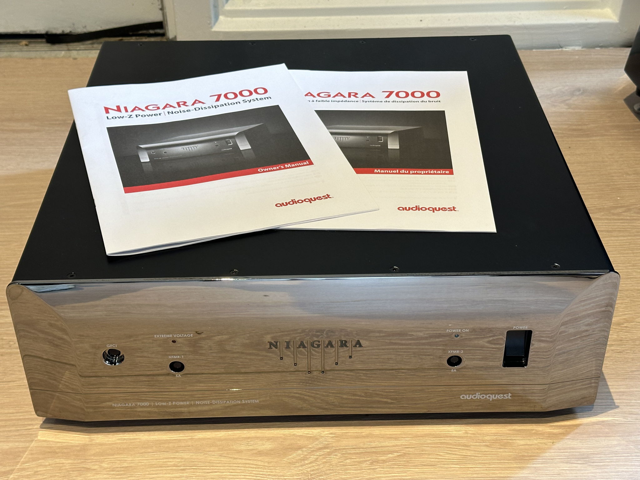 AudioQuest Niagara 7000 Power Conditioner Customer Trad...