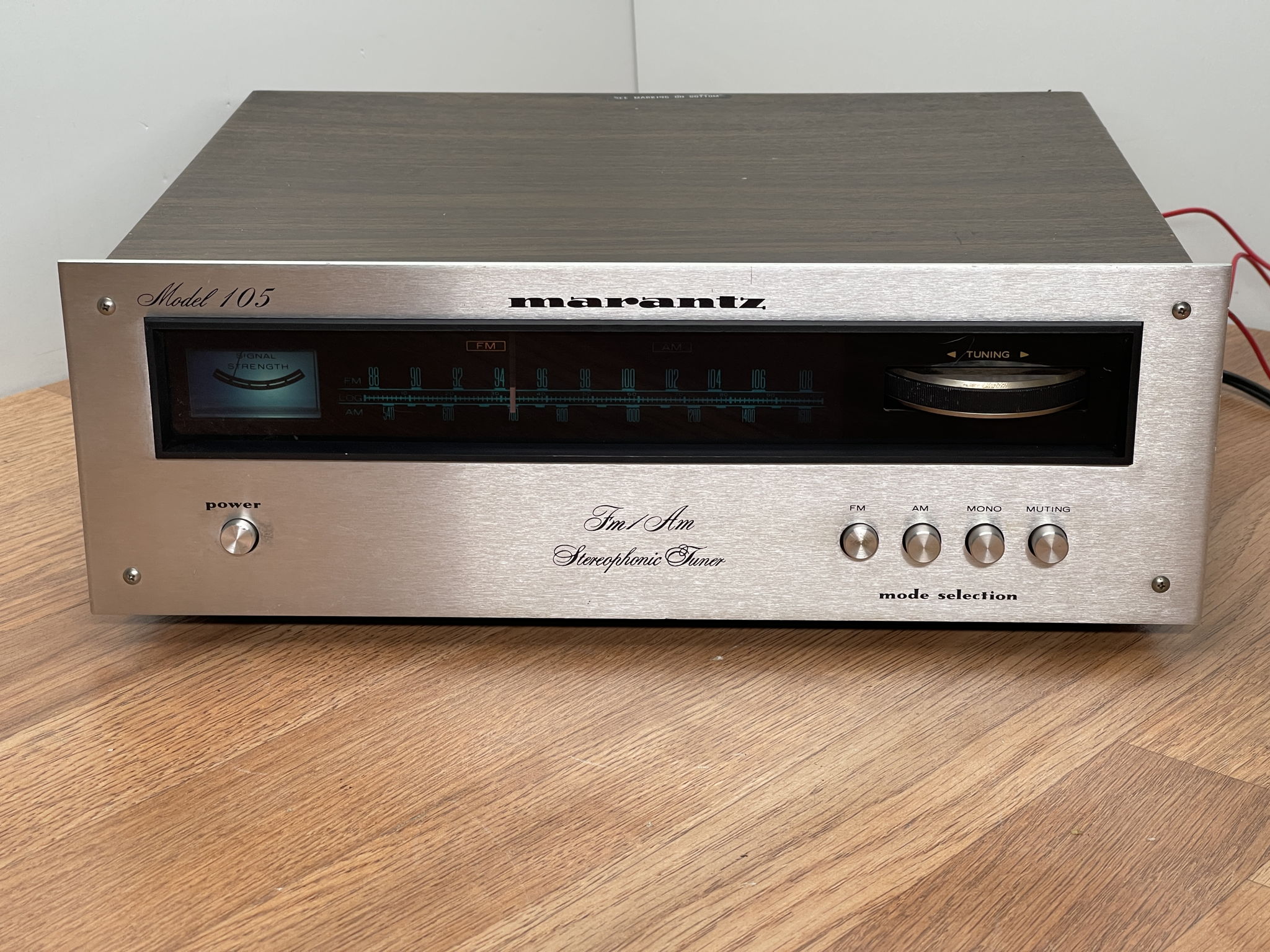 Marantz 105 AM/FM Stereo Tuner