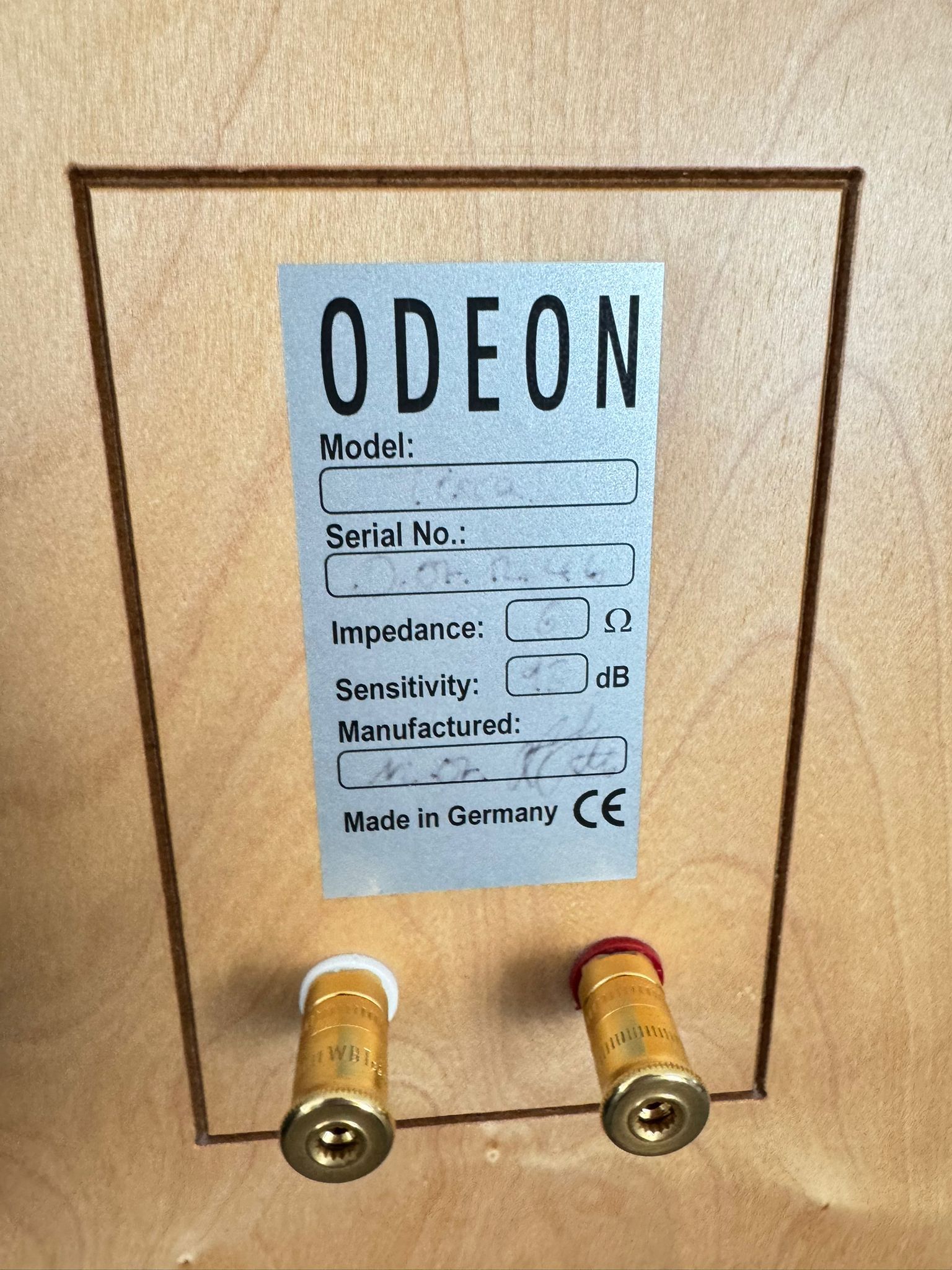 Odeon Tosca S speakers in maple 3