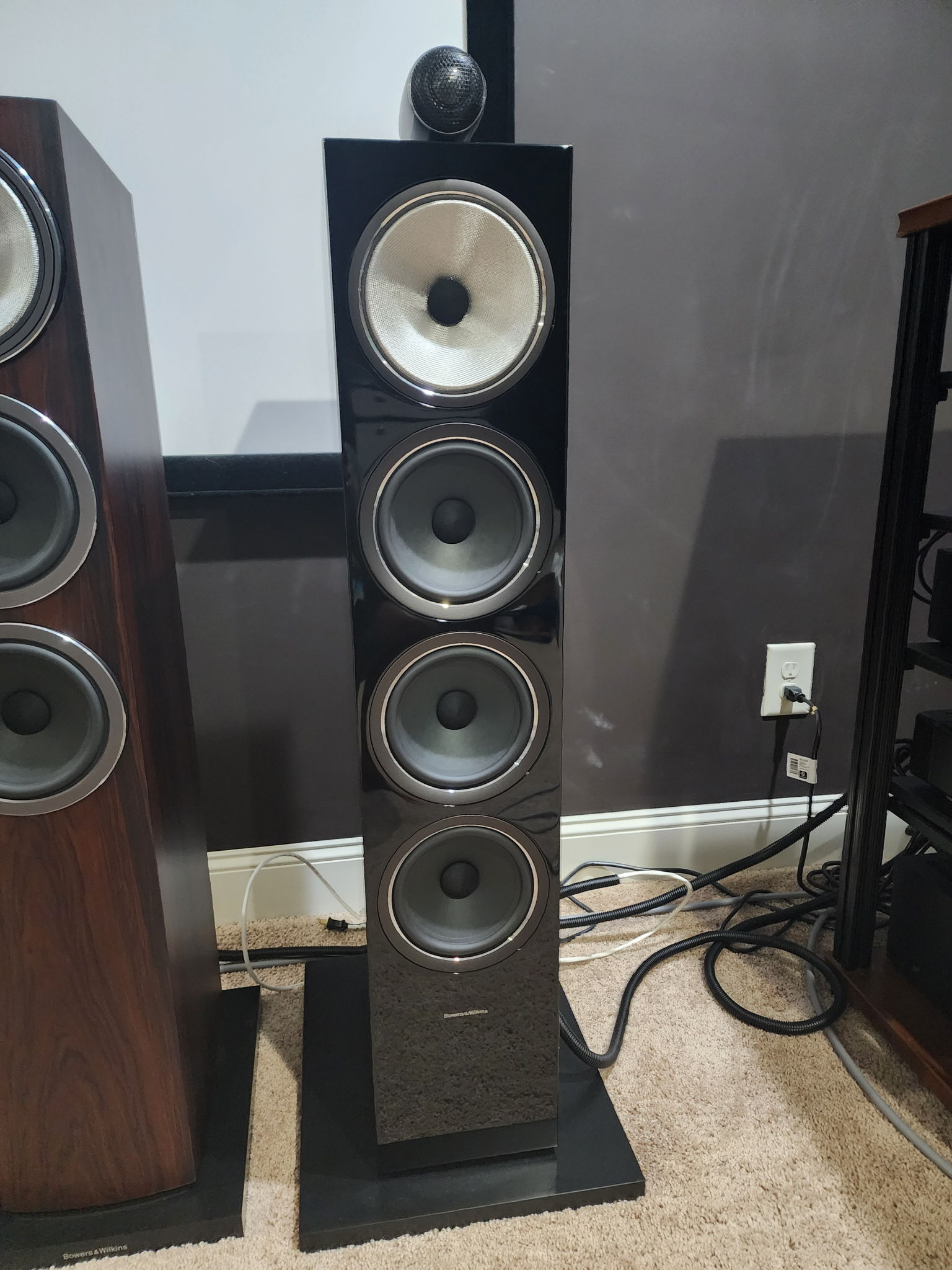 B&W (Bowers & Wilkins) 702 S2