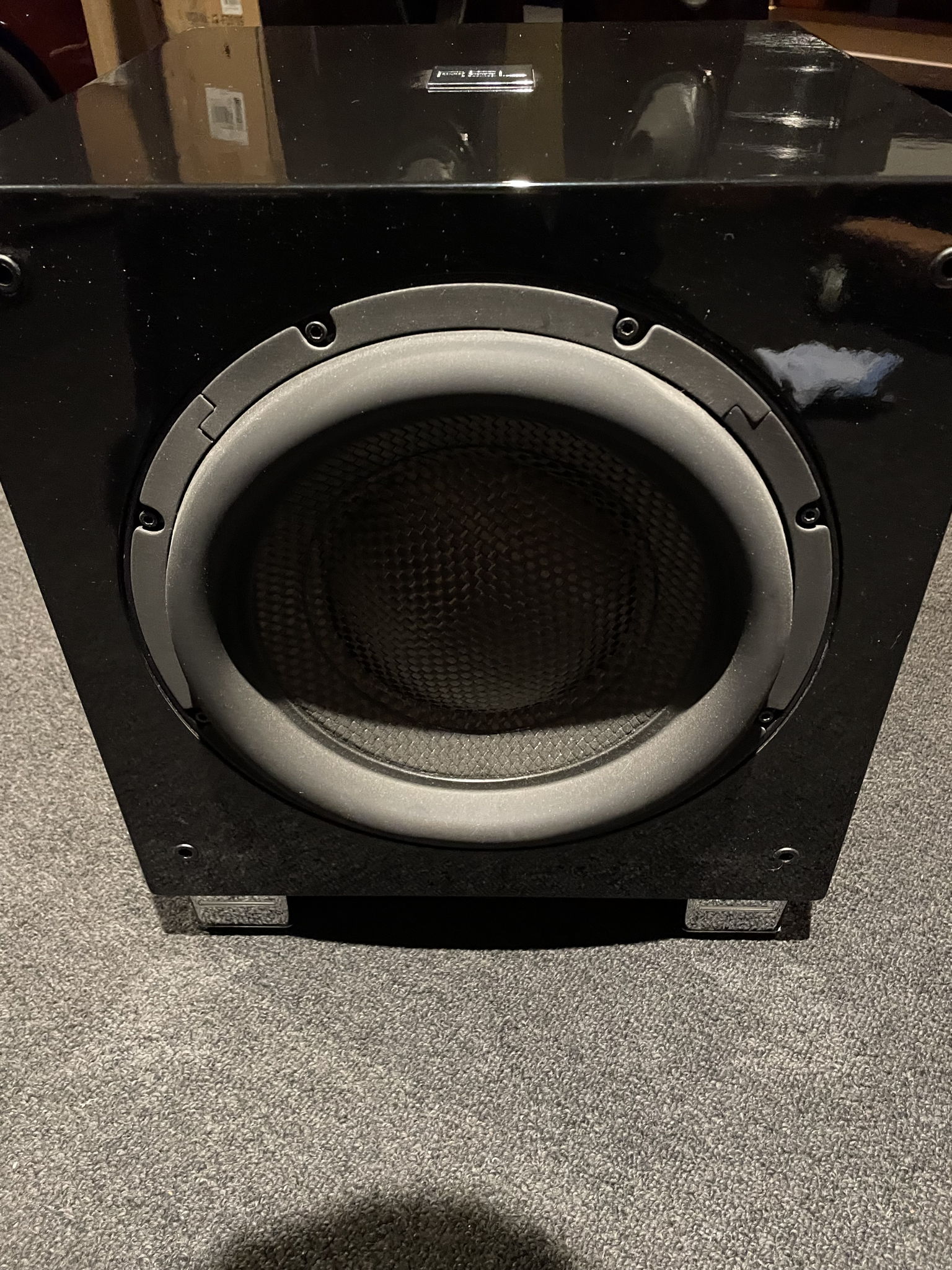 REL Acoustics R 528 se