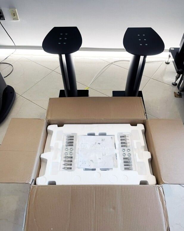 B&W 805D4 Gloss Black Speakers with Stands 14