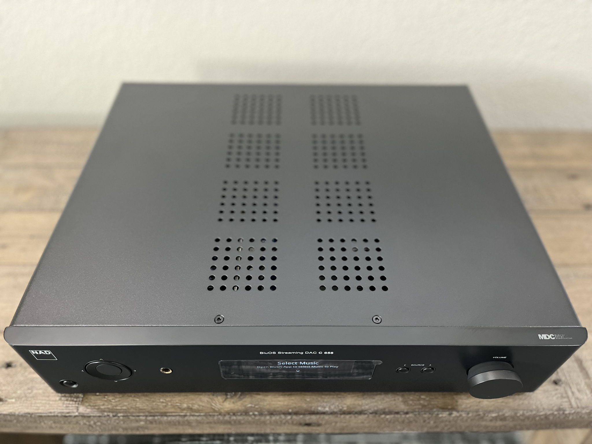 NAD C658 Network Player/Preamp/DAC - Open Box - Excelle... 2