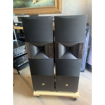 JBL SVA-1600 Floor standing speakers Black Priced to mo...