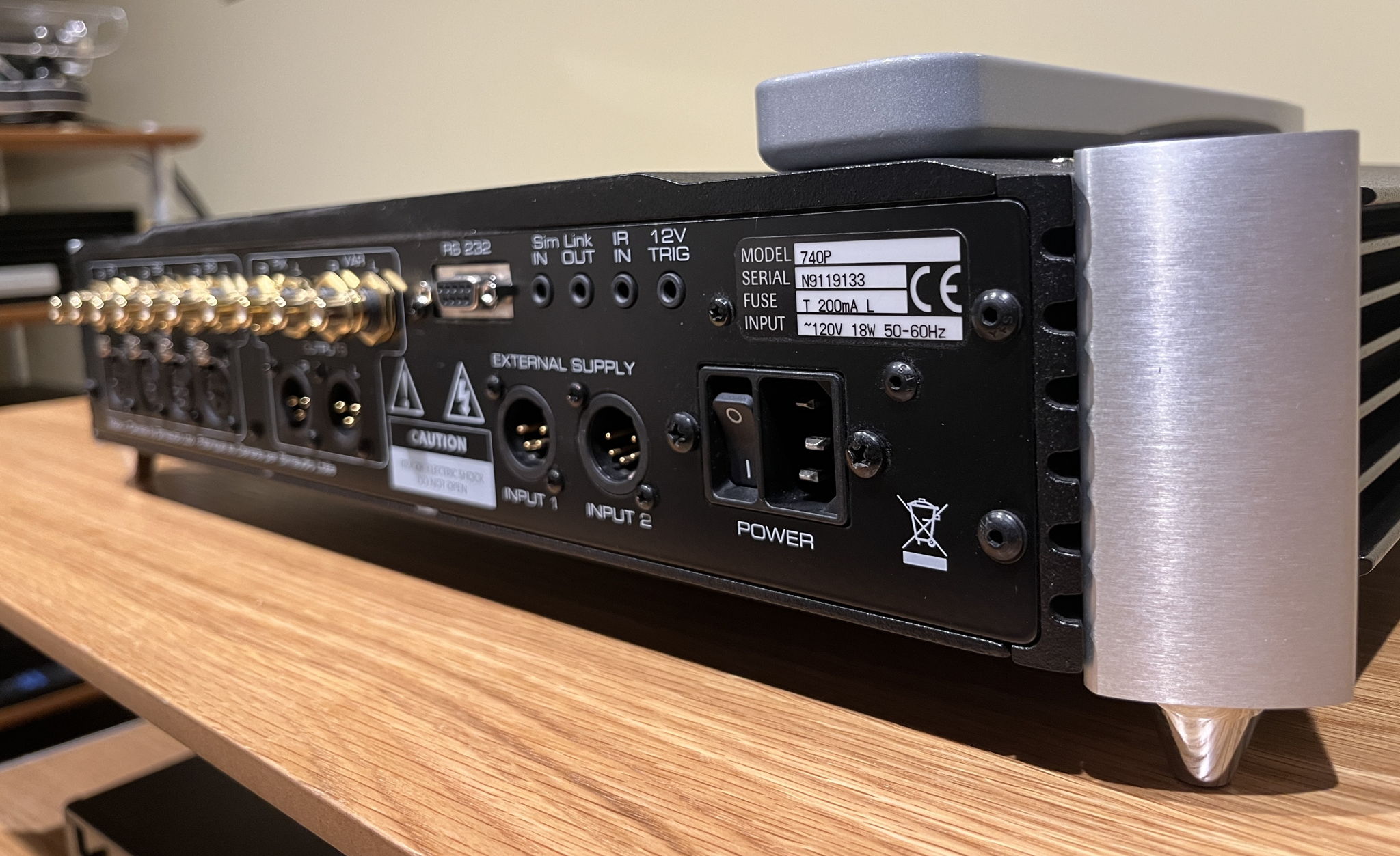 Simaudio Moon 740P Reference balanced preamplifier 10