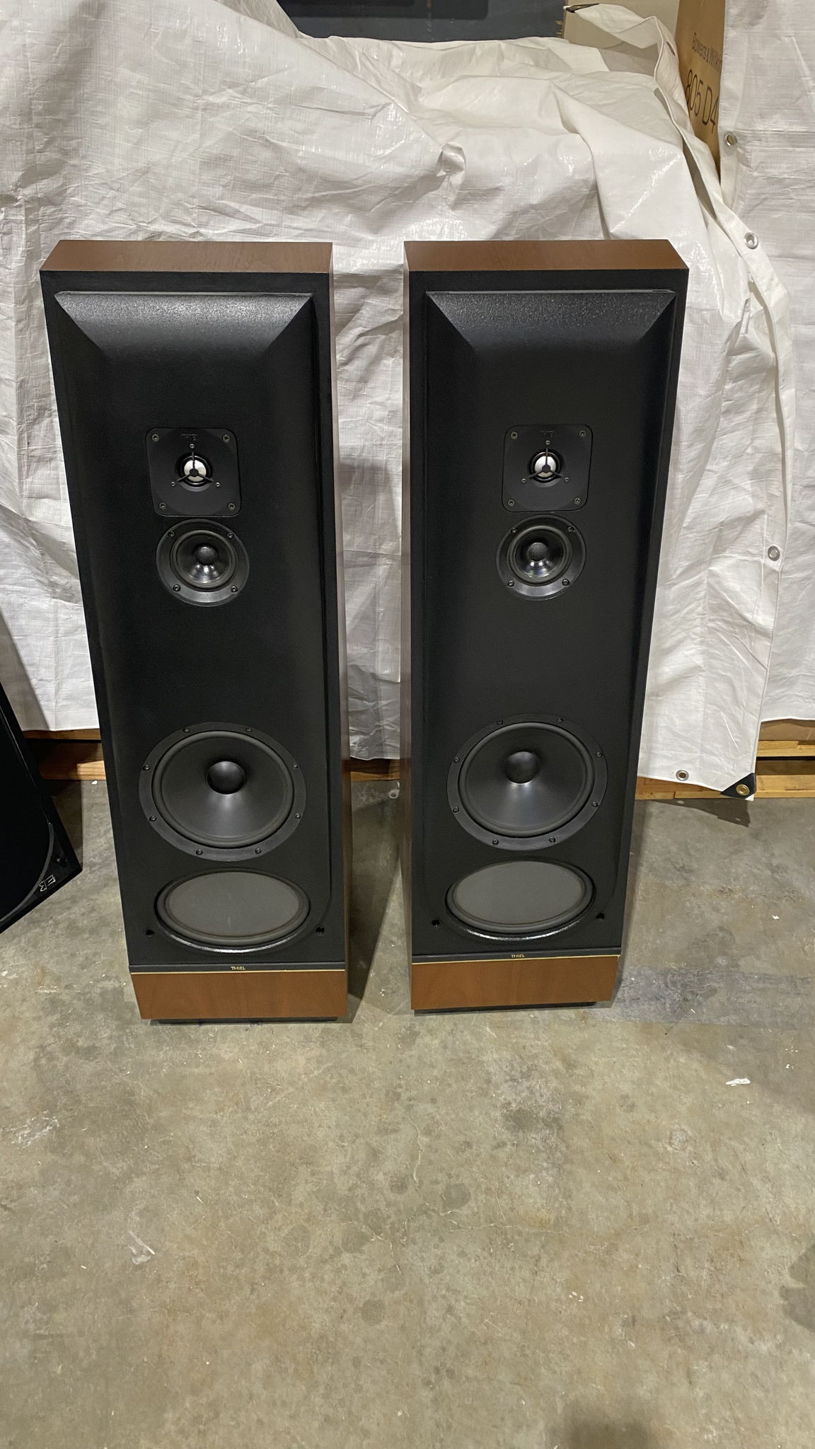 Thiel CS2.2 CLEAN Speakers with Boxes!