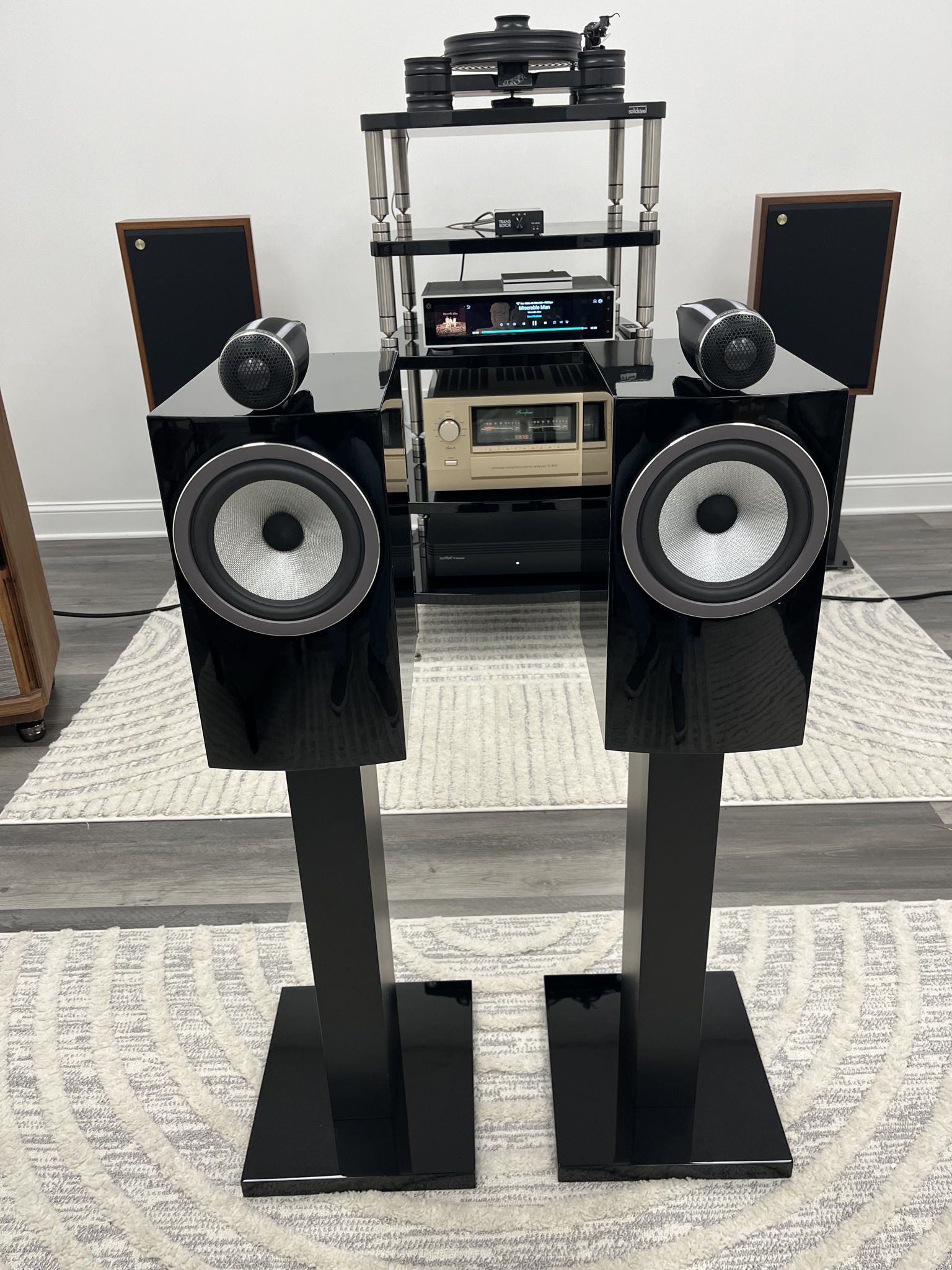 Bowers & Wilkins 705 S3 w/ stands 2