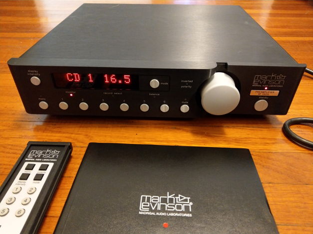 Mark Levinson  No. 380S Stereo Preamplifier with Remote...