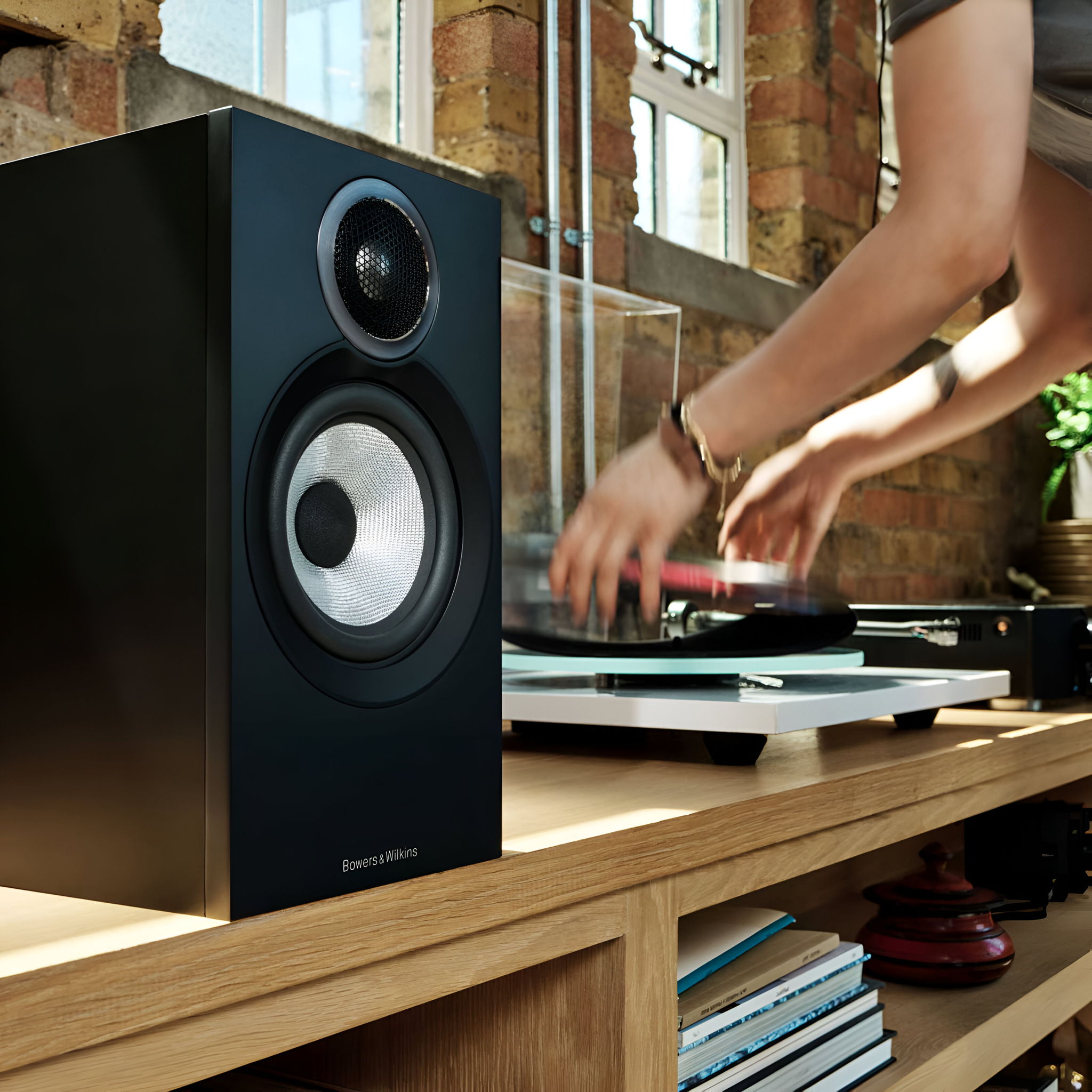 Bowers & Wilkins 607 S3 "Product of the Year" Bookshelf...