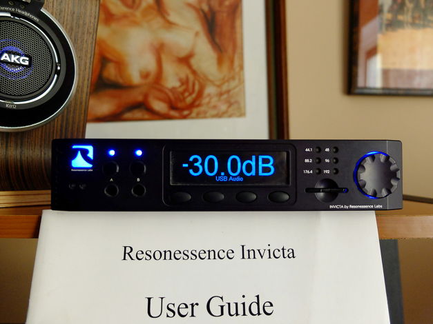 ▌ Resonessence Labs invicta DAC w/remote + manual. MINT...