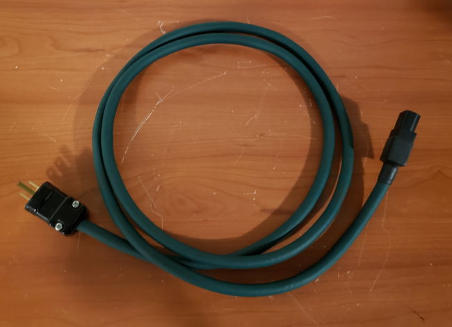 Straight Wire Green Lightning Power Cable. 2 Meters.
