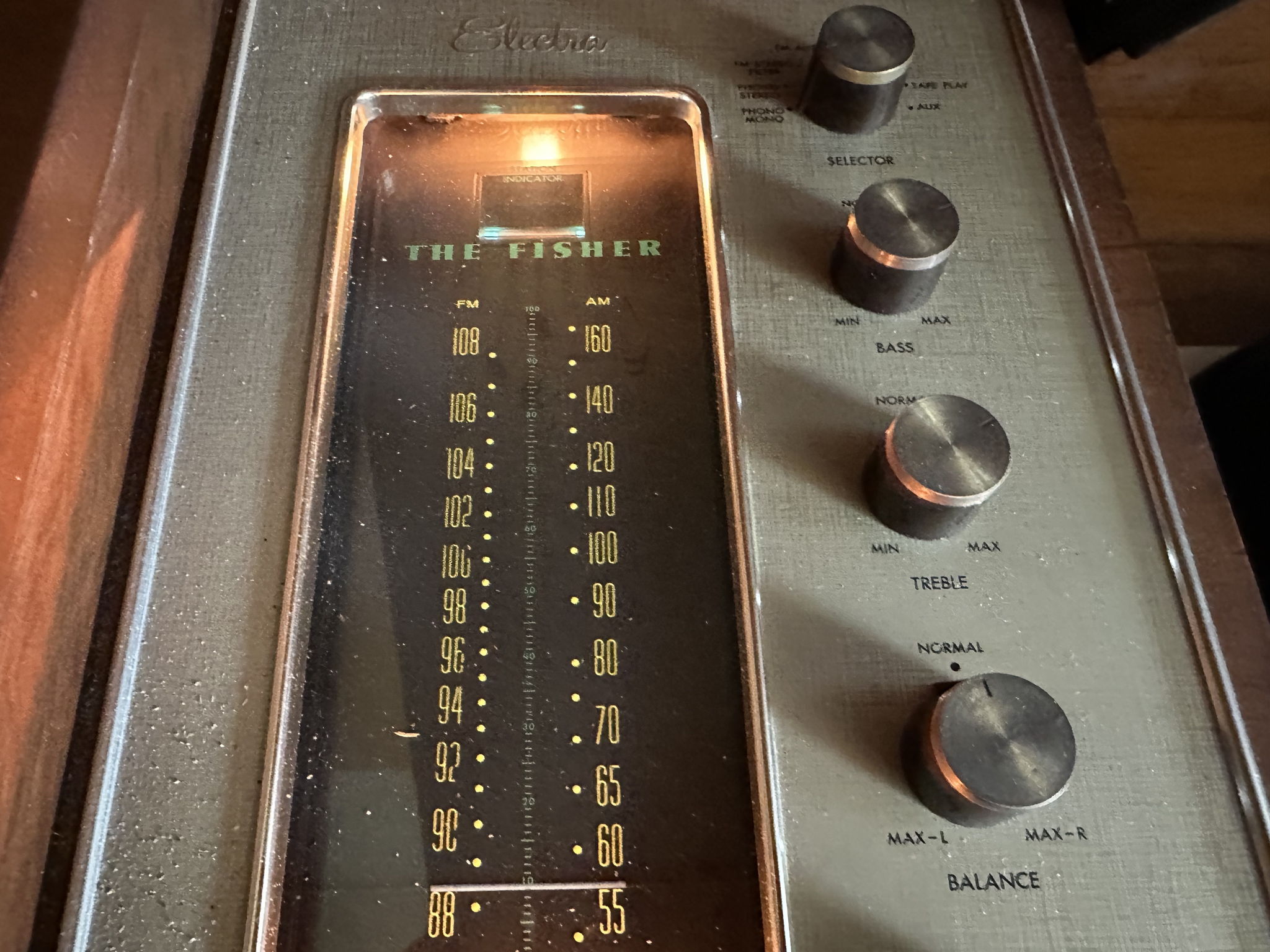 The Fisher Electra VIII console in semi-working conditi... 3