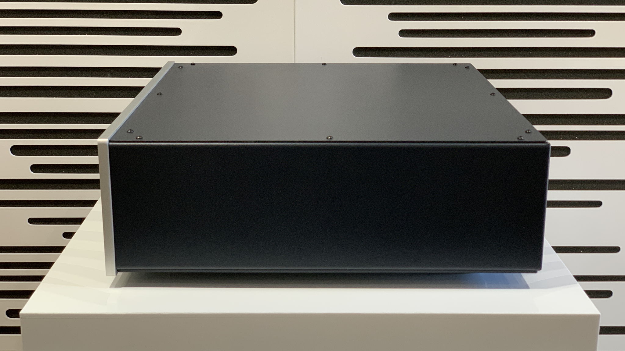 SHUNYATA RESEARCH HYDRA TYPHON X1 POWER DISTRIBUTOR (NO... 6