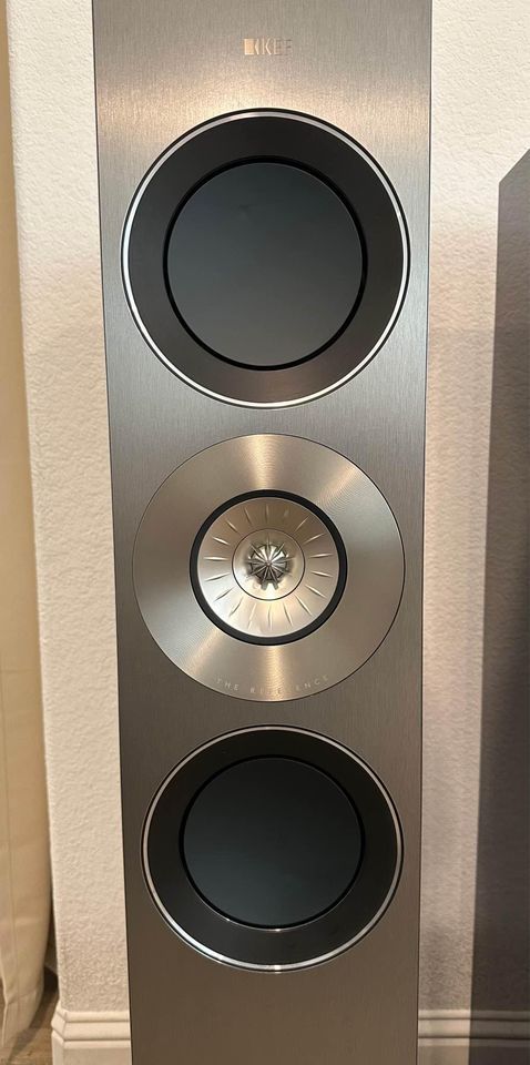 KEF REFERENCE 3 (Non-Meta) SILVER / GLOSS BLACK 2