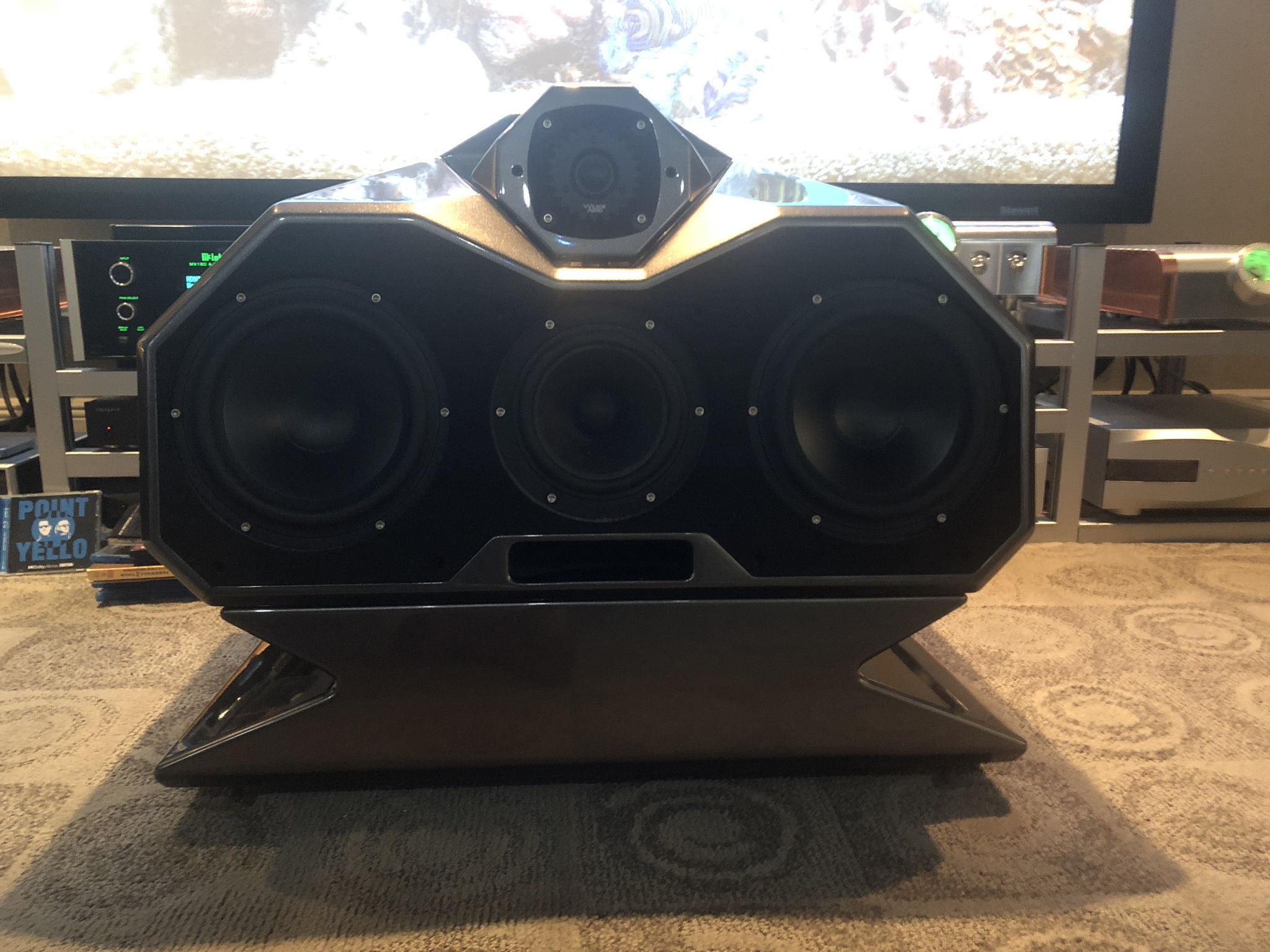 Wilson Audio Mezzo CS Center w Hourglass Stand 6