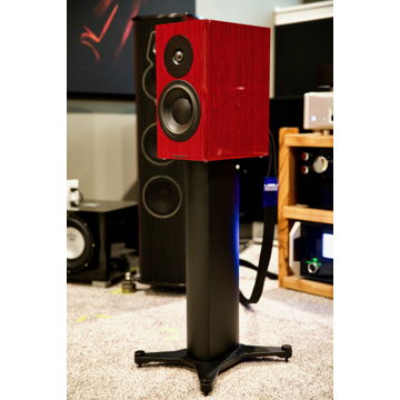 Dynaudio Special 40 w/factory stands! Mint.