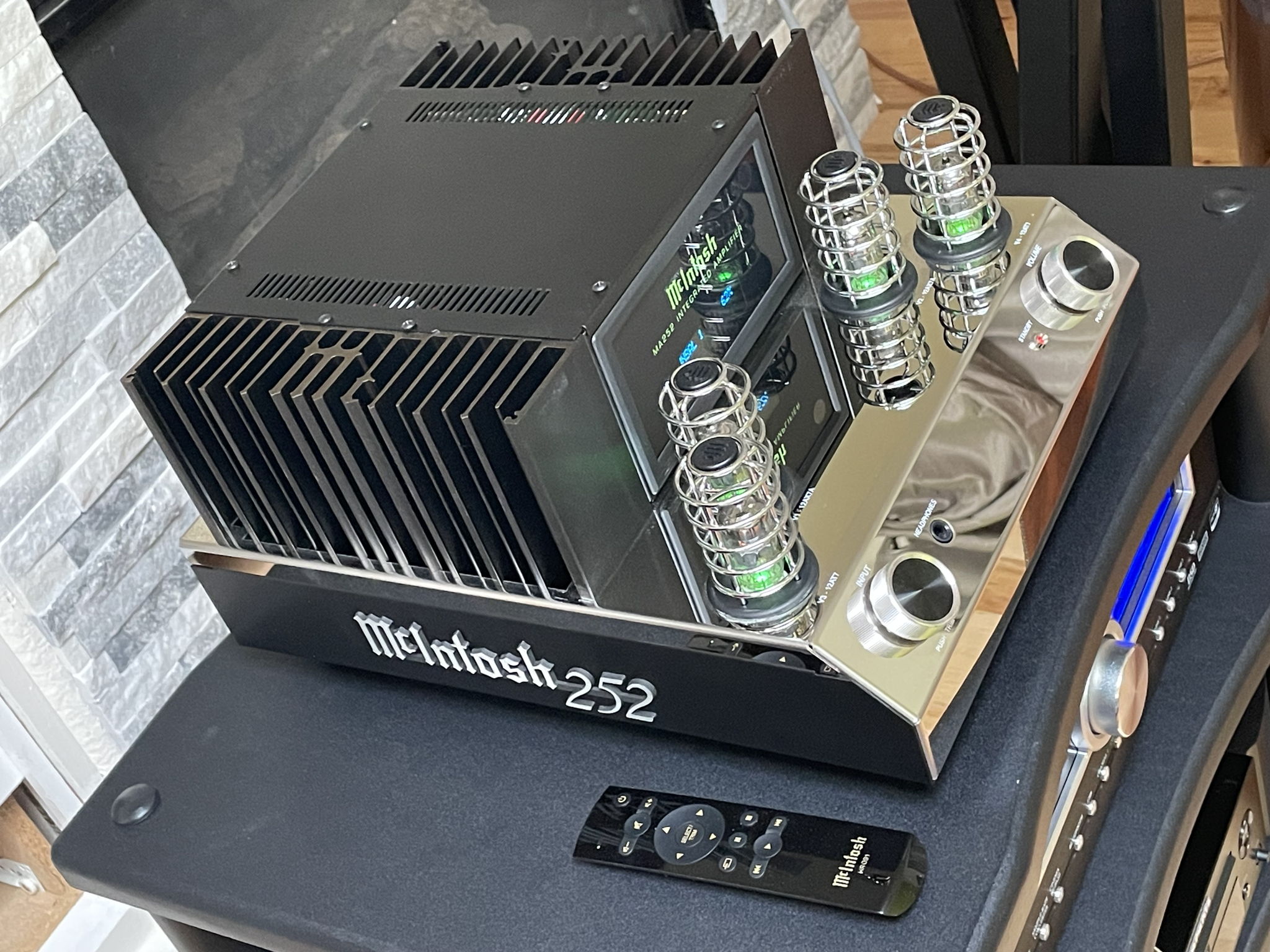 McIntosh MA252 2