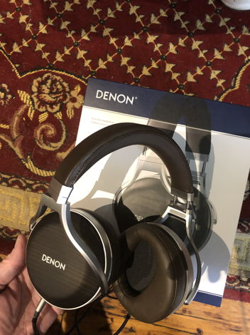 Denon AH-D5000 headphones