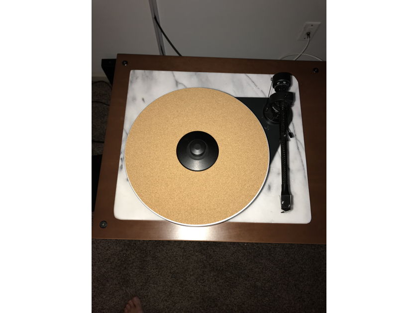 Pro-Ject RM 5 Turntable with Speed Box S