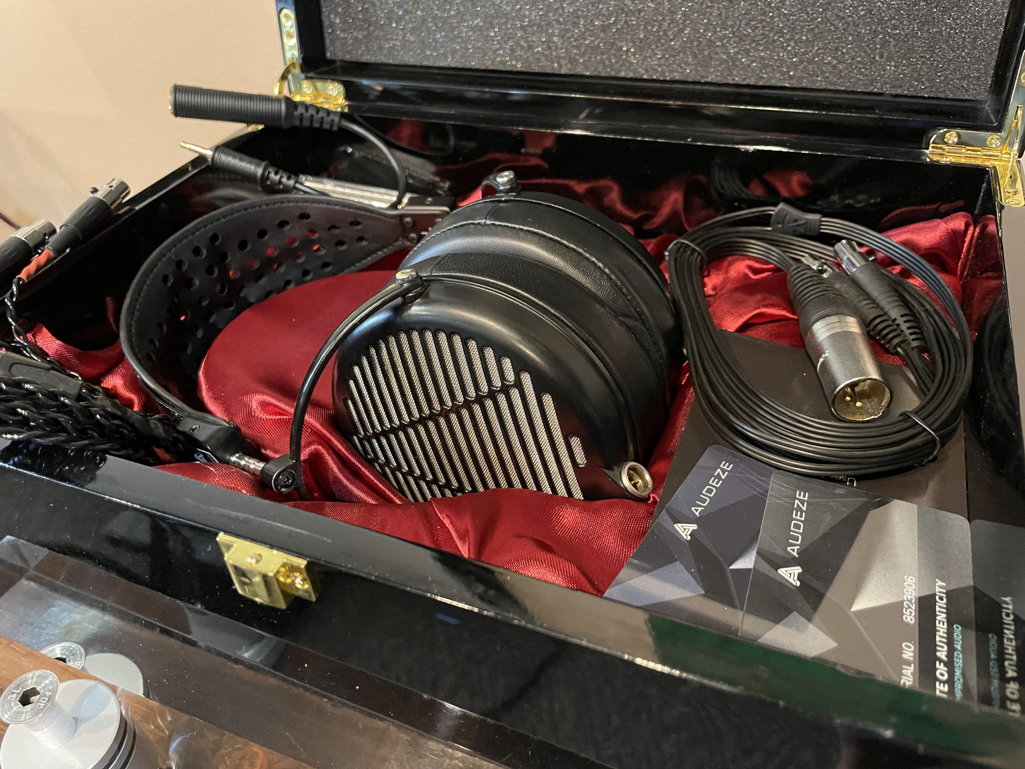 Audeze LCD-4 Planar Headphones, Custom Case; New Ear Pa...