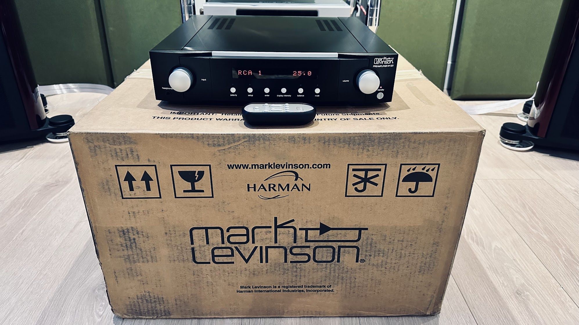 Mark Levinson No 523 Preamplifier with Phono Stage MINT 12