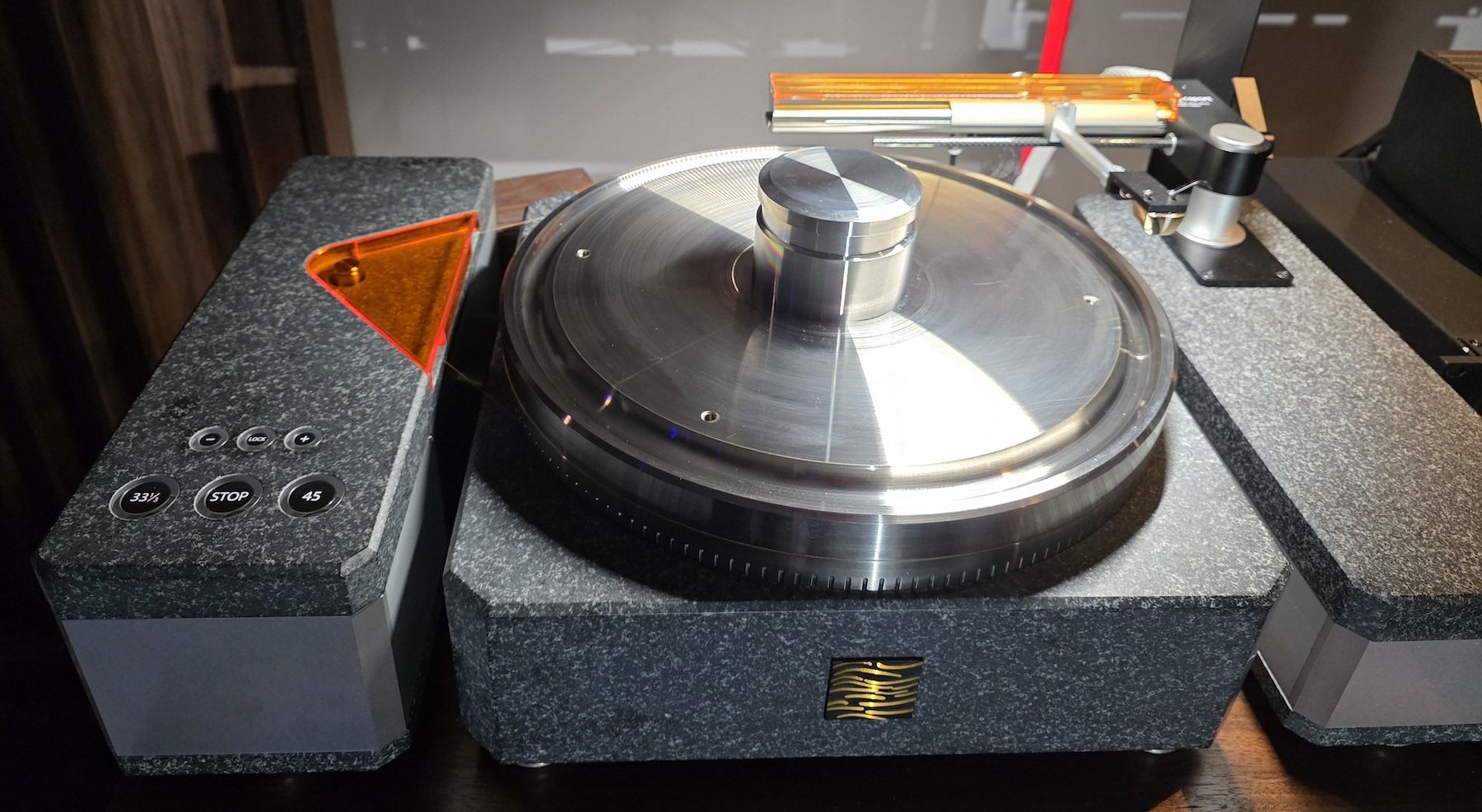 CS Port LFT1M2 System with Linear Air Bearing tonearm 6