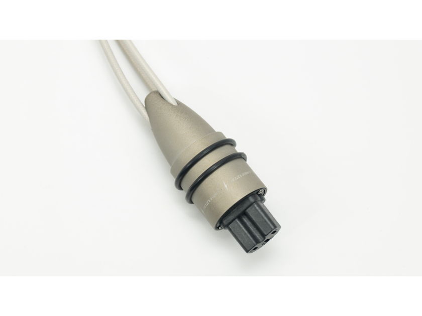 High Fidelity Cables Reveal Power Cable 1.5 meter