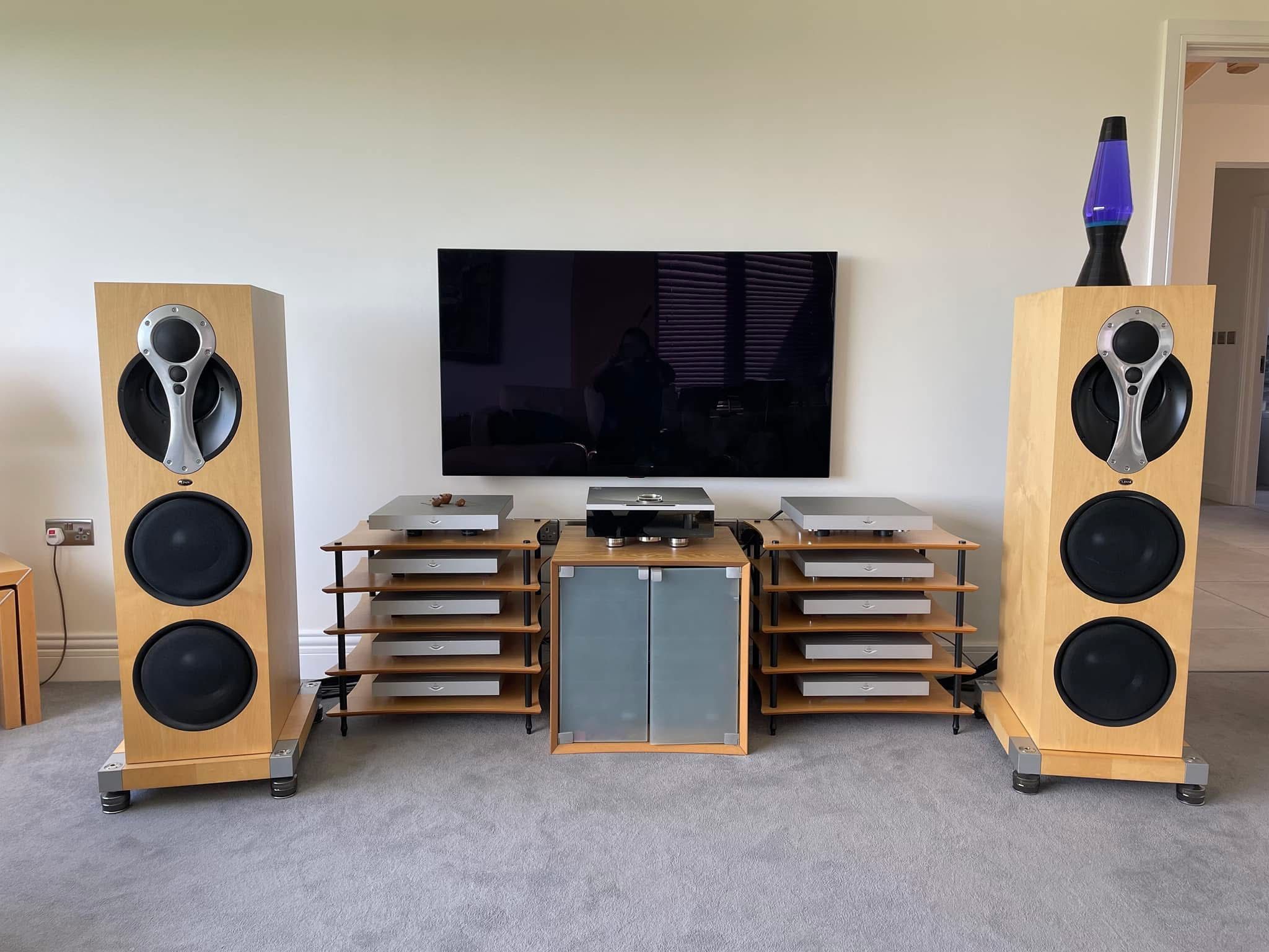 Newton John’s Stereo HiFi System