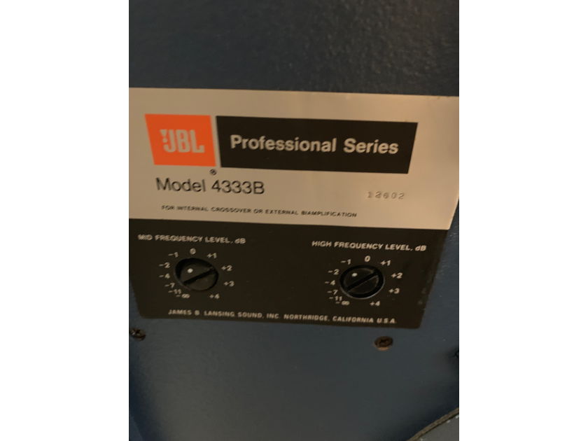 JBL 4333B professional series