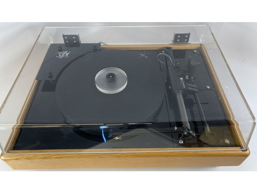 VPI HW-19 Turntable with Tangential Tonearm and Pump - In Light Oak With New Sumiko Cartridge