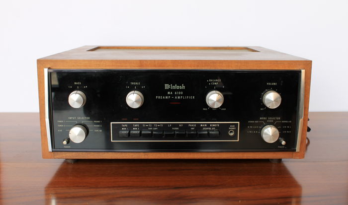 McIntosh MA6100 Integrated Amplifier w/ Wooden Case