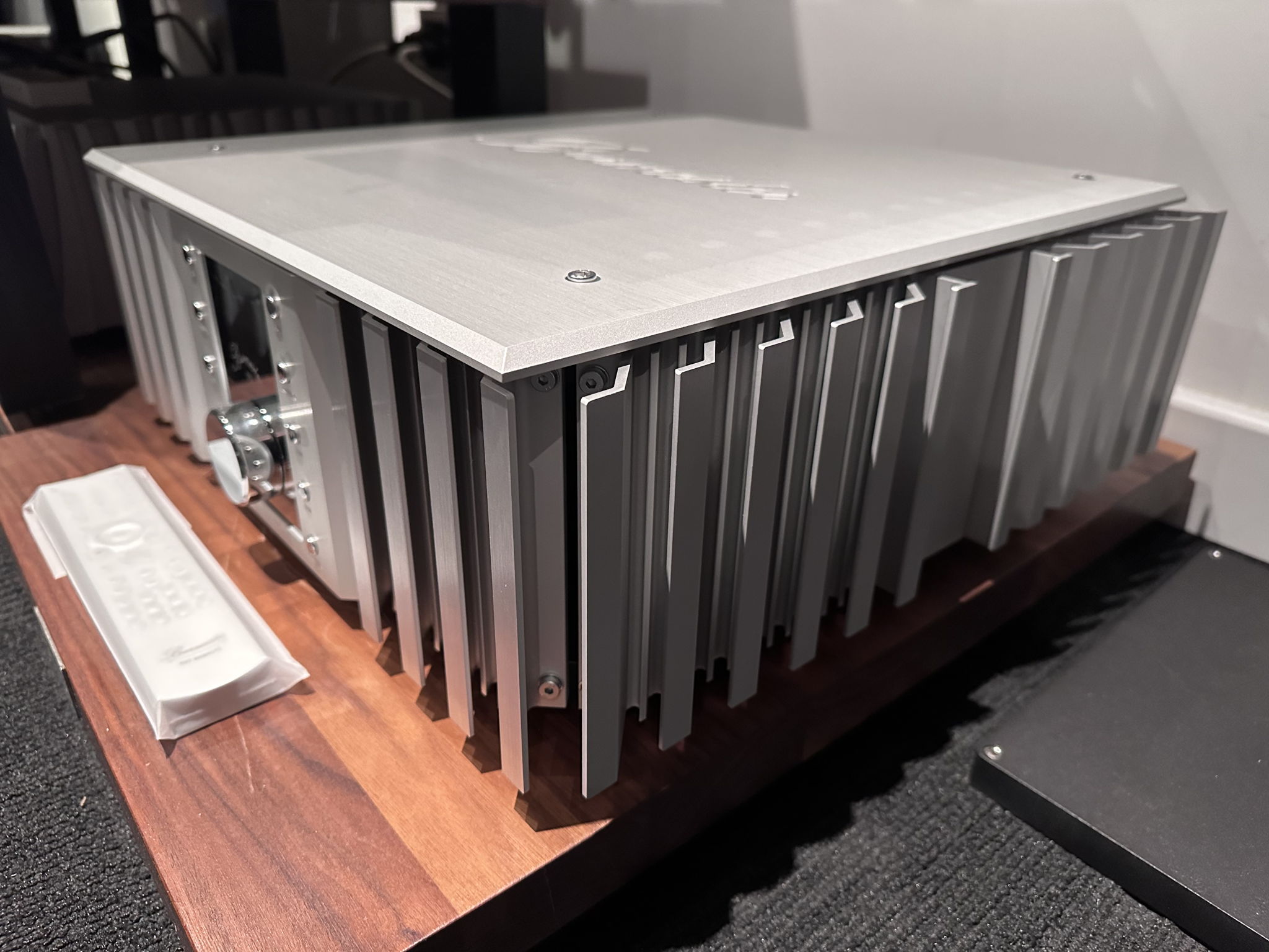 Burmester 082 integrated amplifier 3