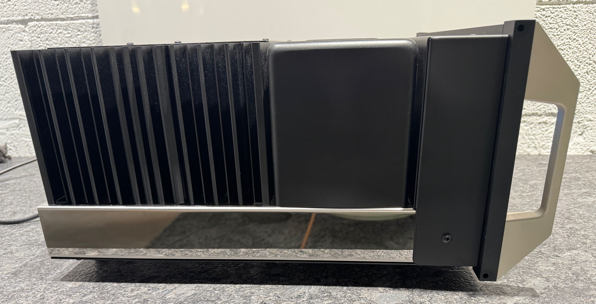 McIntosh MA9500 2-Channel Integrated Amplifier 4