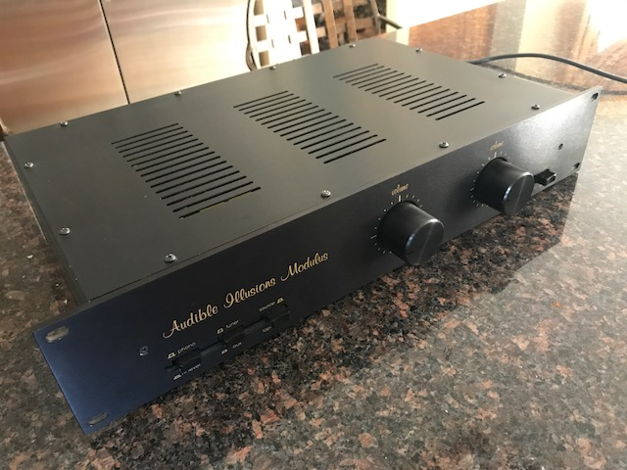 Audible Illusions Modulus Preamplifier with Phono