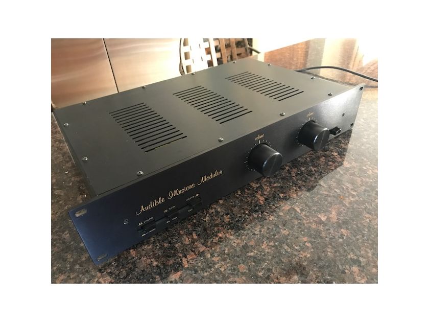 Audible Illusions Modulus Preamplifier with Phono