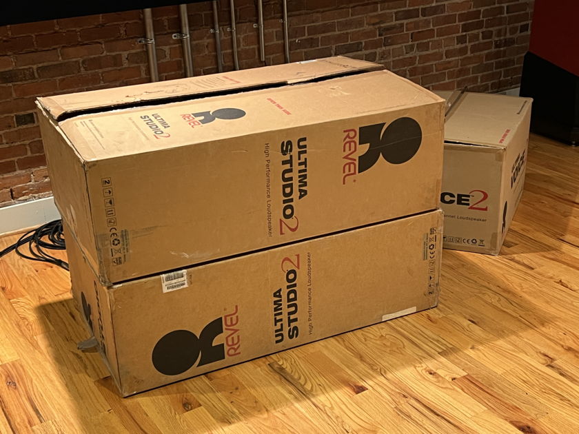 Revel STUDIO 2 Ultima Mahogany