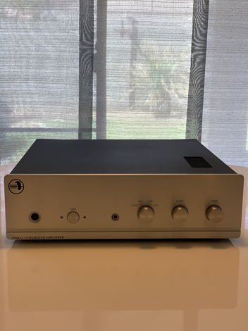 Rogue Audio Sphinx V2 in SILVER with REMOTE