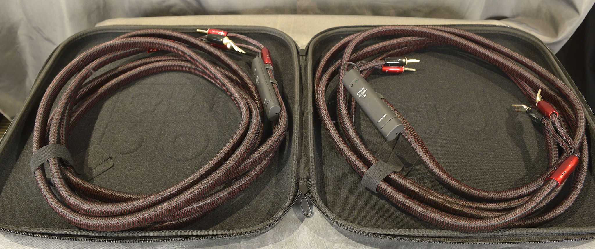 AudioQuest Comet 72V DBS Speaker Cables Pre-Owned 12ft ...