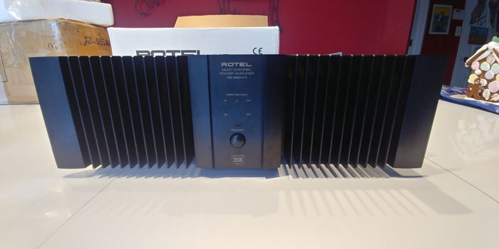Rotel RB-985 mkII 5-channel power amplifier - Excellent...