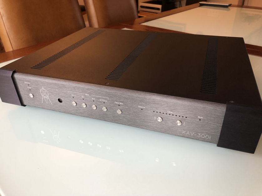 Krell KAV-300i integrated amp, excellent condition, 150wpc, MSRP $2,400 with manuals, remote.