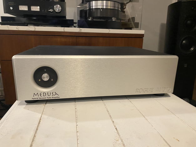 Rogue Audio Medusa Hybrid Tube Power Amplifier