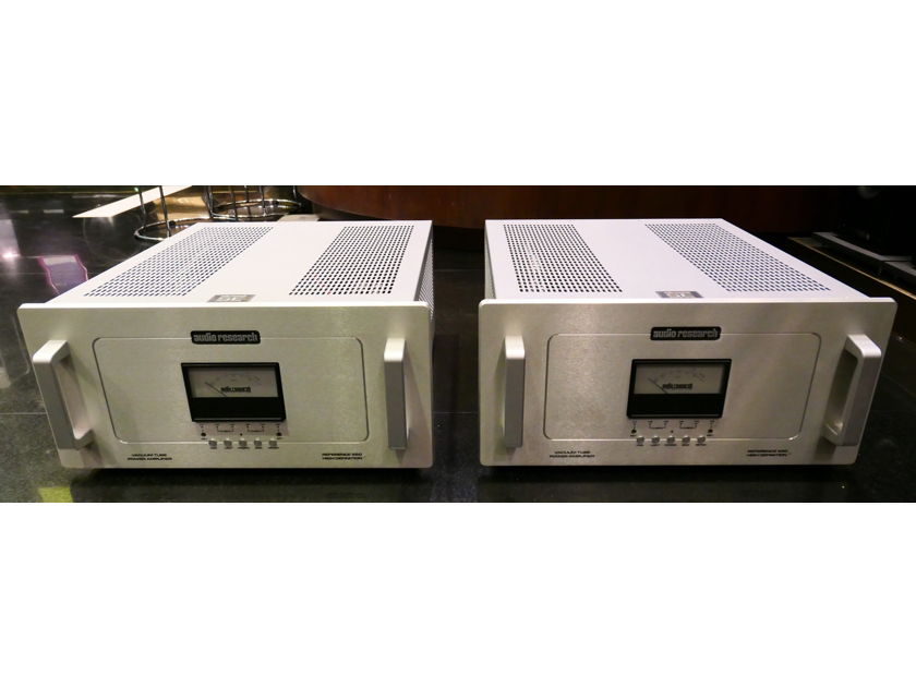 Audio Research Reference 250 SE tube monoblocks power amplifier ( 210 - 240 volts ). Free shipping worldwide !
