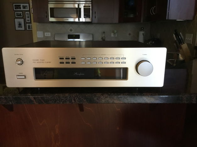 Accuphase T-109 Tuner - Excellent Condition -  OVER 70...